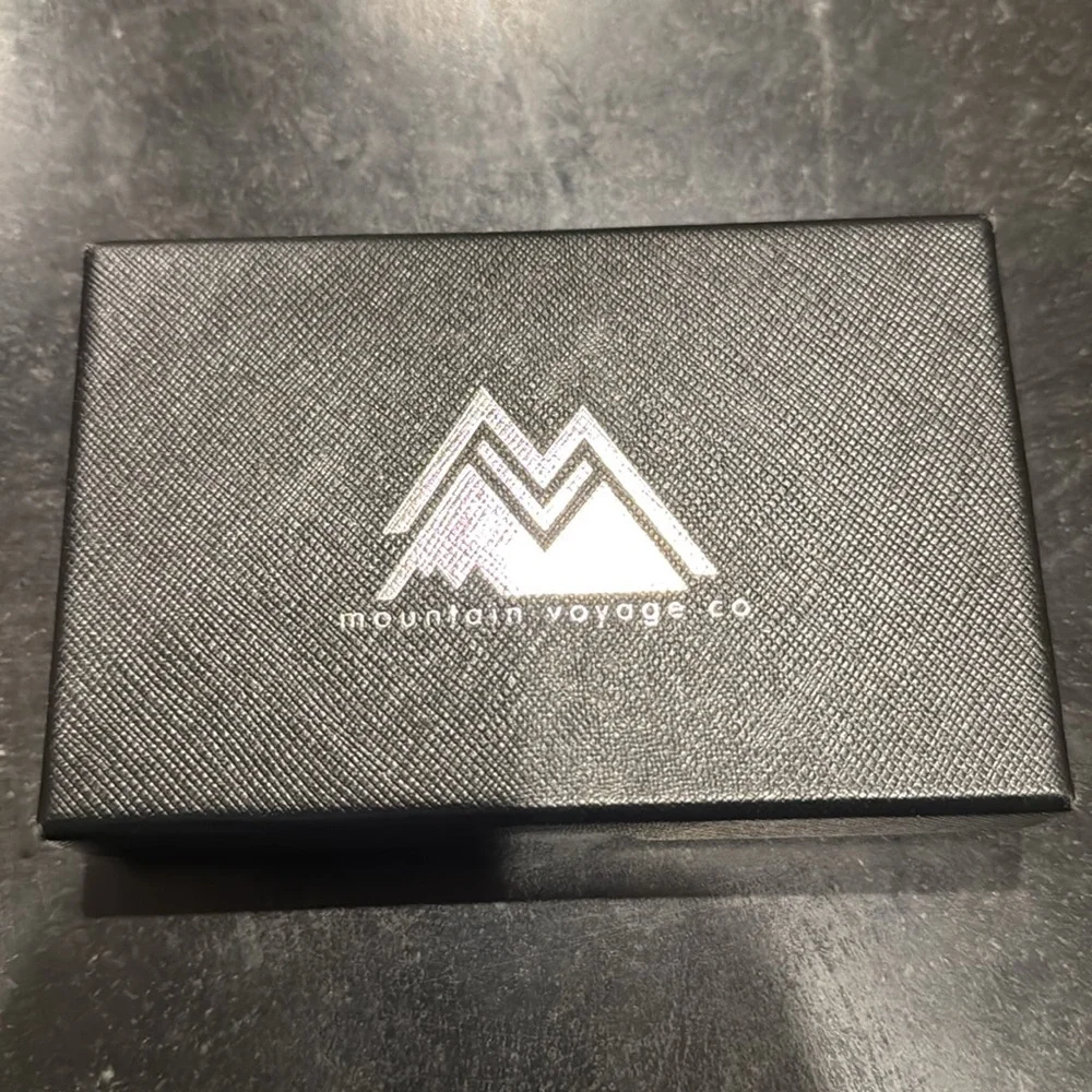 Mountain Voyage Minimalist Wallet for Men & Women - Slim RFID Wallet